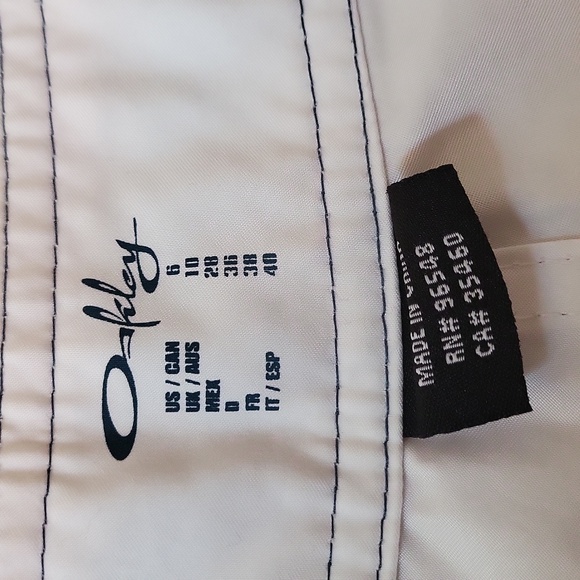 Oakley Boardshort - Picture 2 of 4